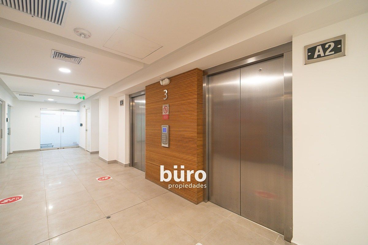 12 de 26: 4 Ascensores para 22 personas cada uno