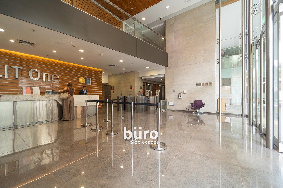 10 de 26: Lobby de Centro Empresarial