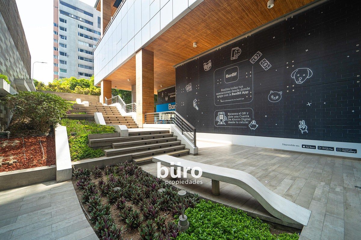 20 de 26: Ingreso a Centro Empresarial