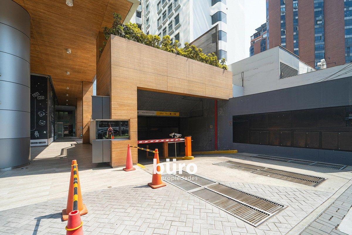 21 de 26: Ingreso a Estacionamientos