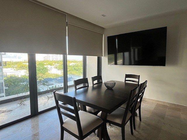 4 de 17: COMEDOR CON TV