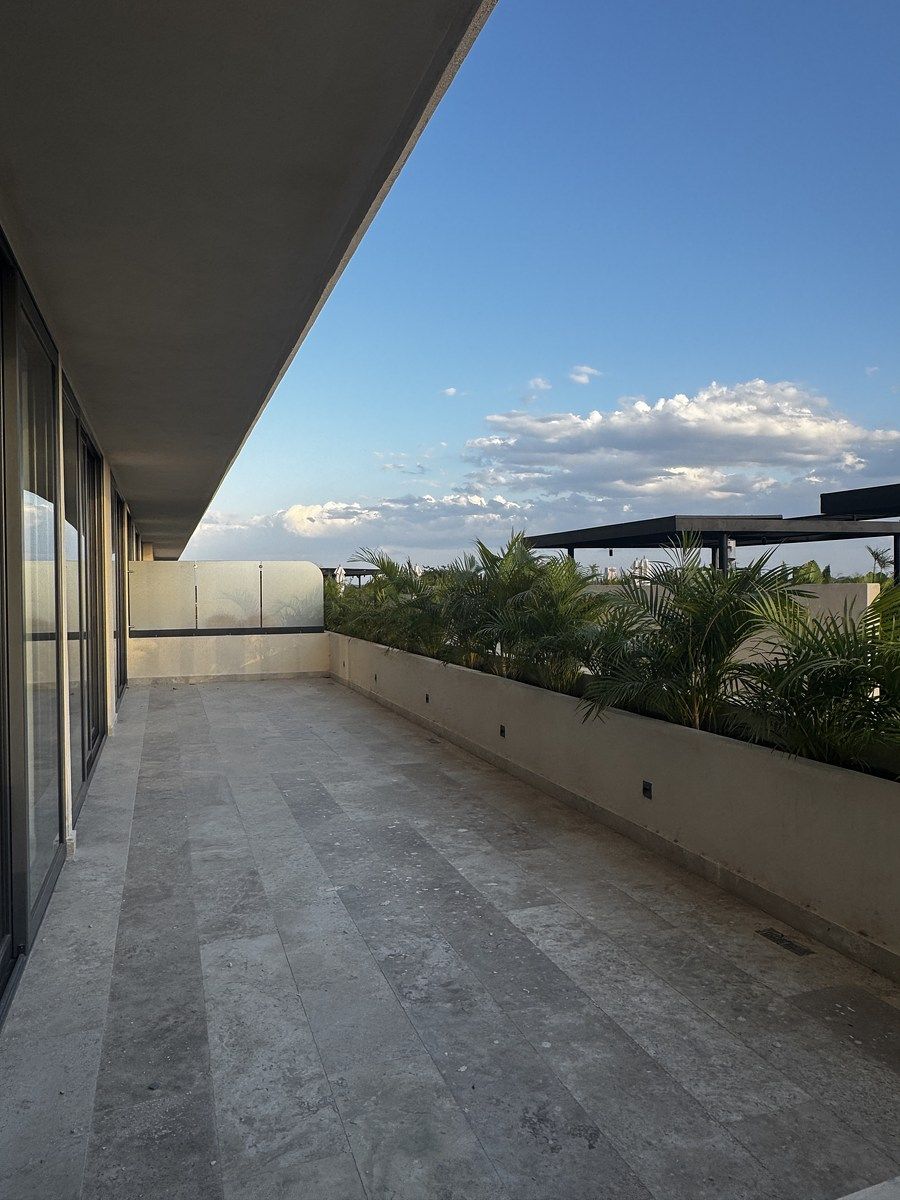 5 de 26: Amplia Terraza que da a las 3 recámaras