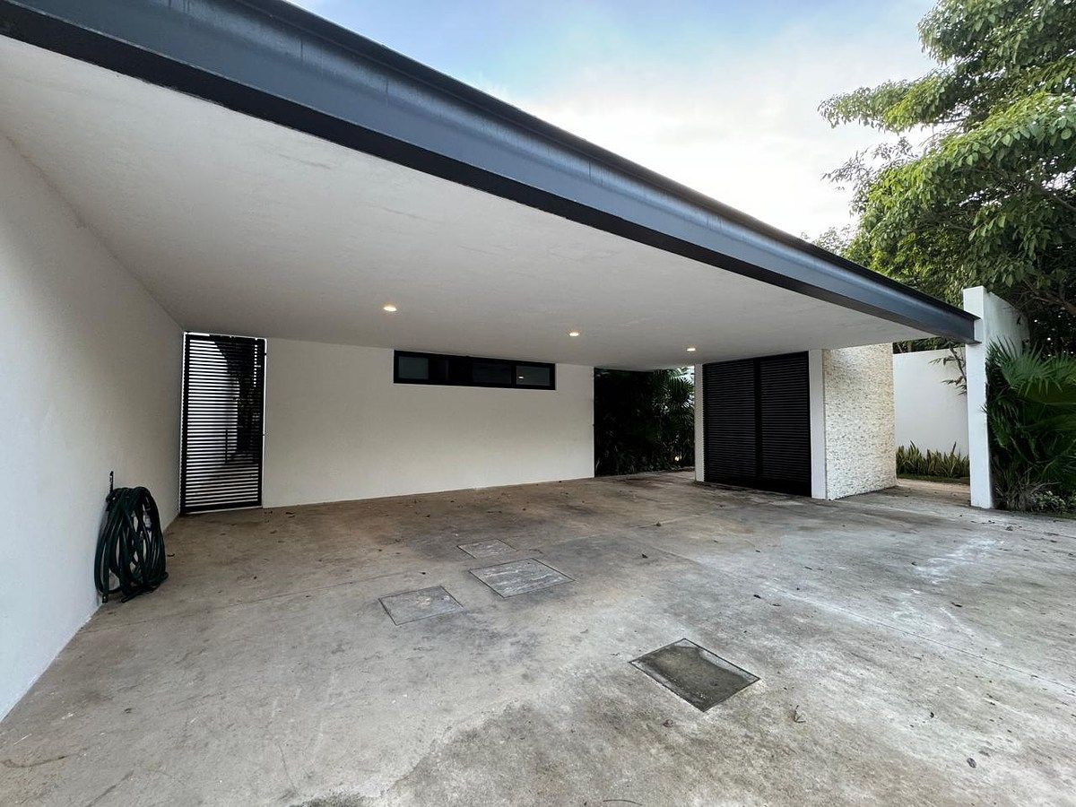 1 of 27: Garage 3 autos