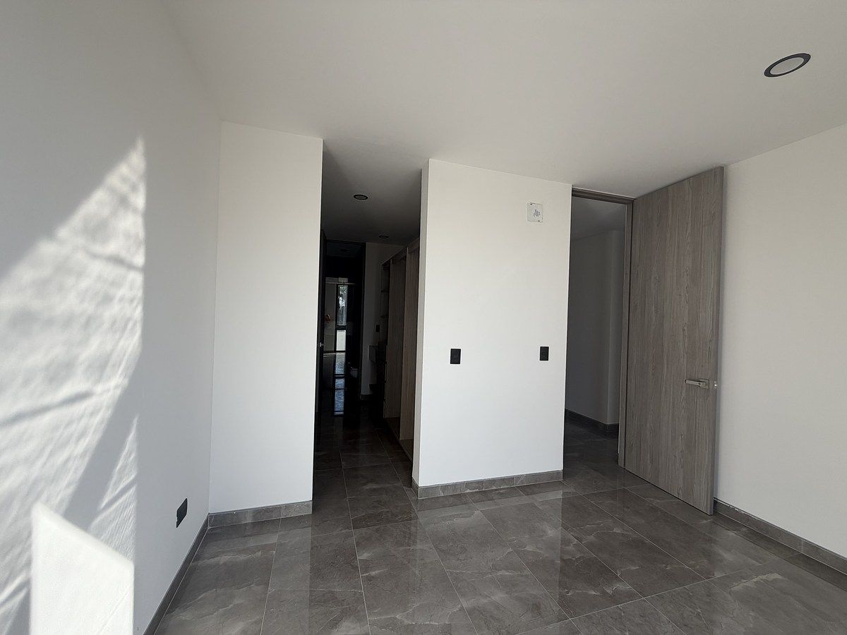 13 of 14: Principal con walking closet