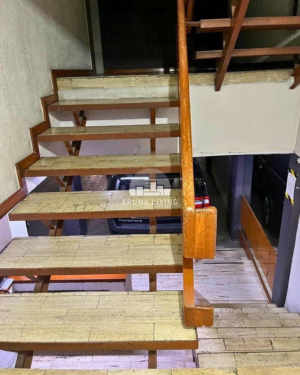 16 de 17: Escaleras edificio