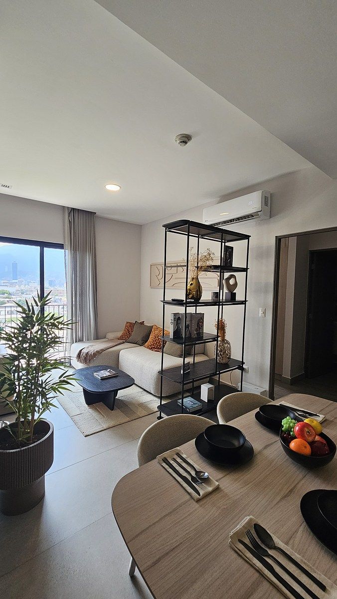 2 of 21: Sala Comedor