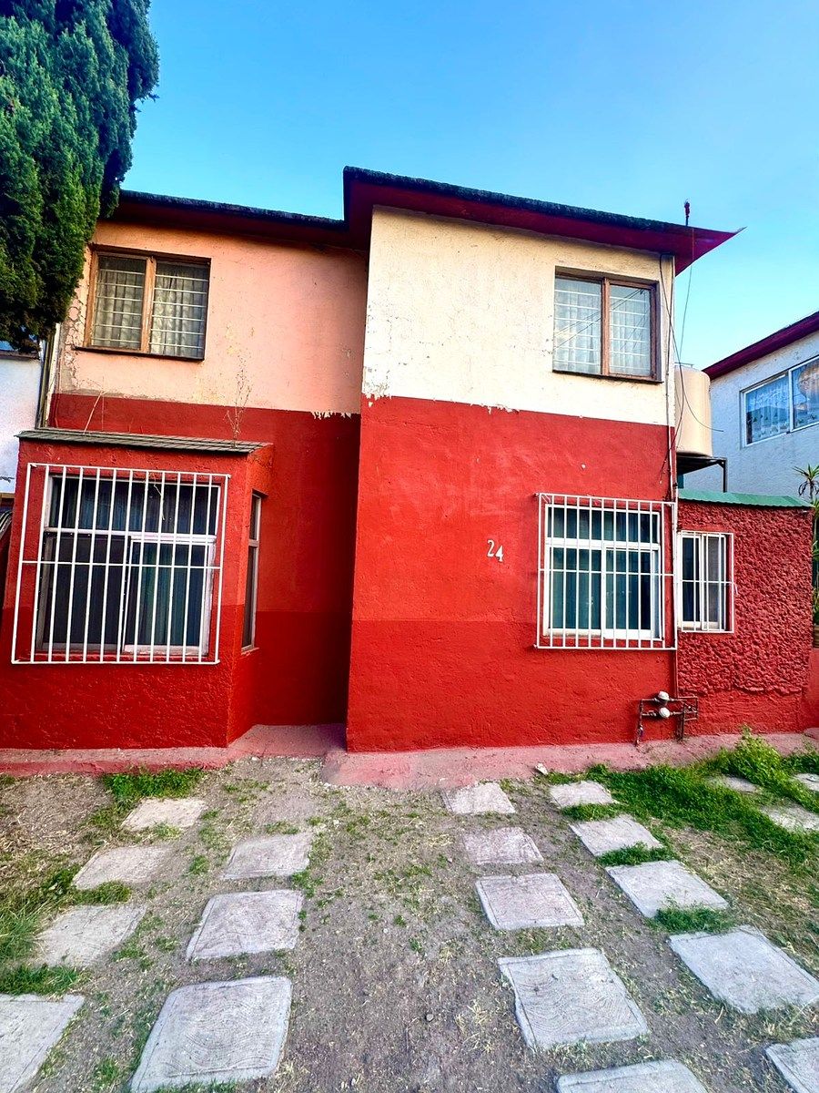 2 de 21: El cajón de Estacionamiento es el primero de izquierda a der