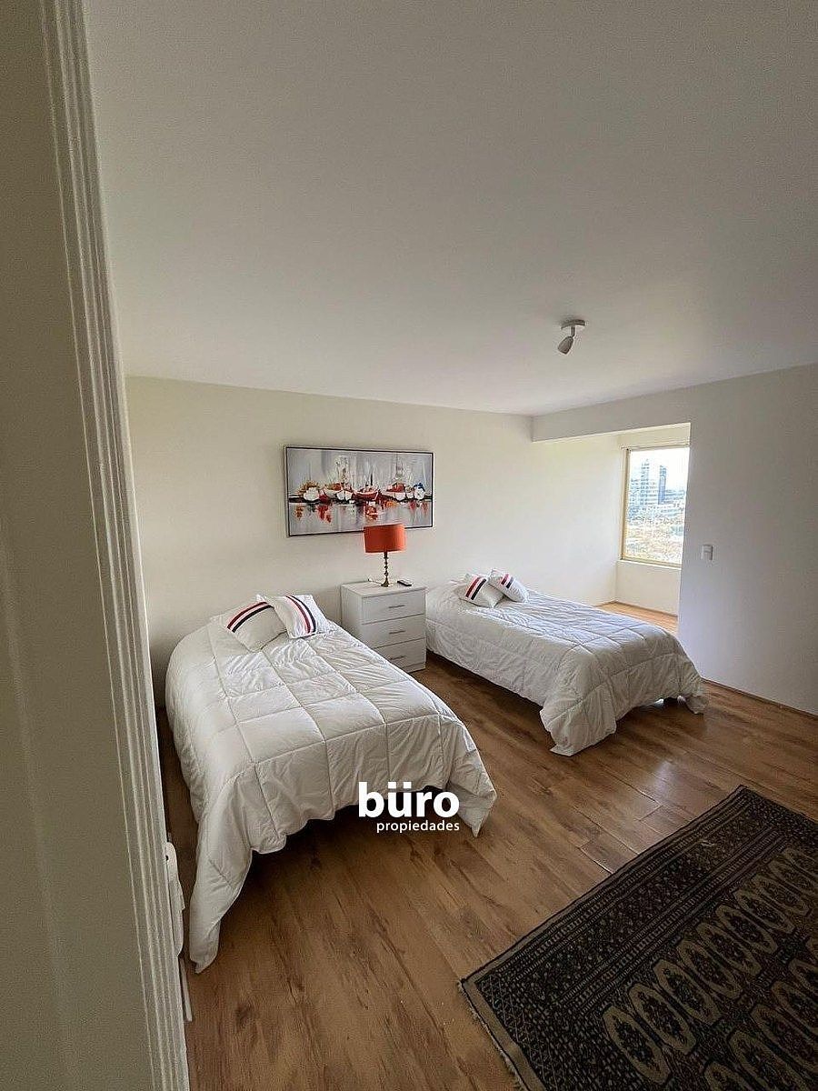 8 de 12: Dormitorio Secundario