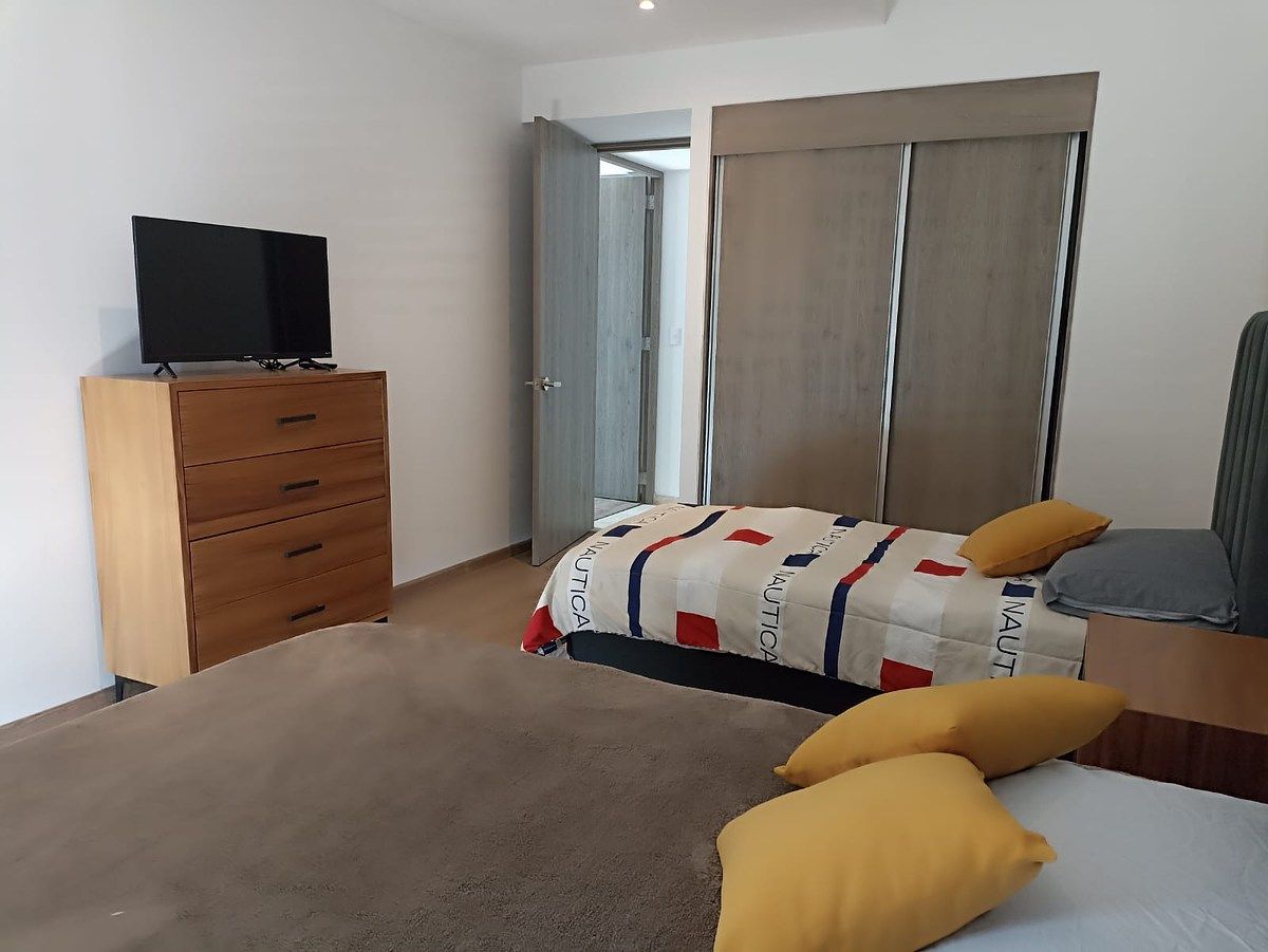 9 de 21: Recamara secundaria 2