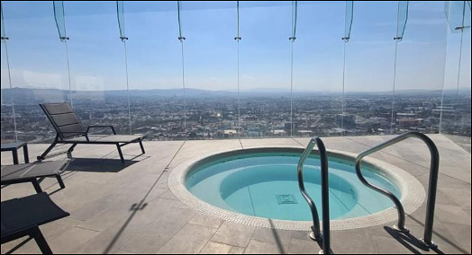 20 de 21: Jacuzzi techado