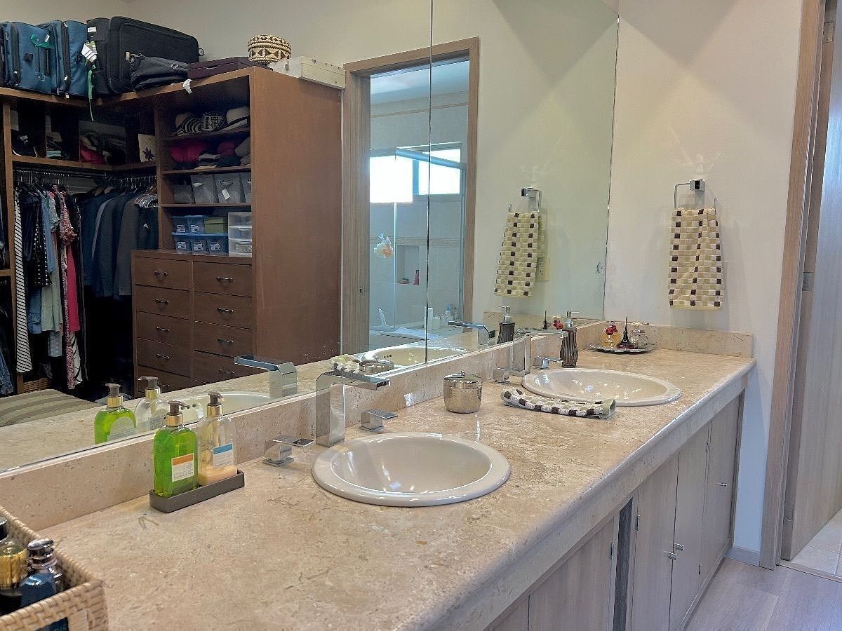 19 de 32: Baño principal