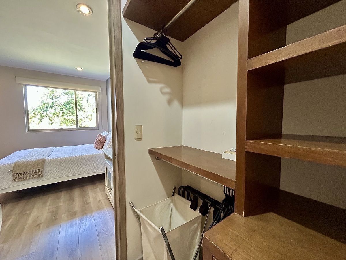 25 de 32: Vestidor recámara 4