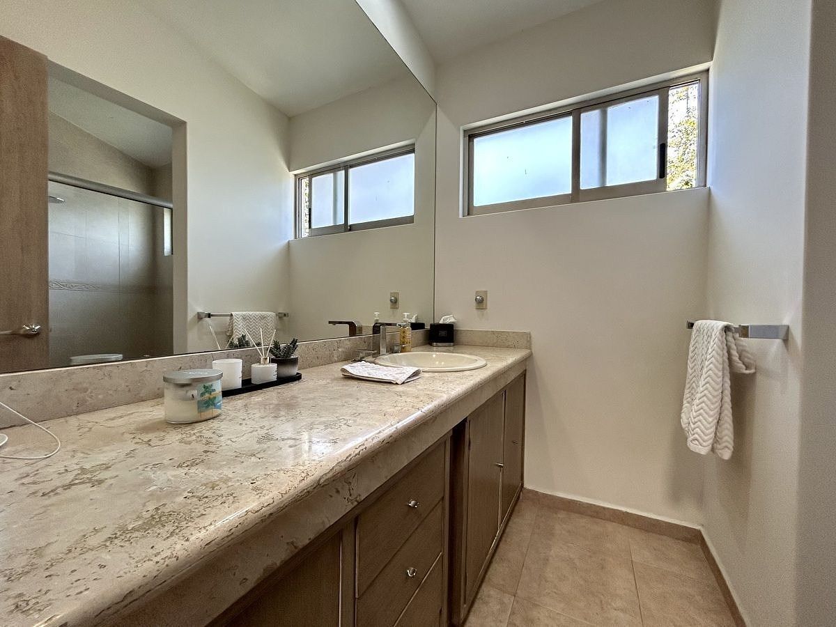 27 de 32: Baño recámara 3