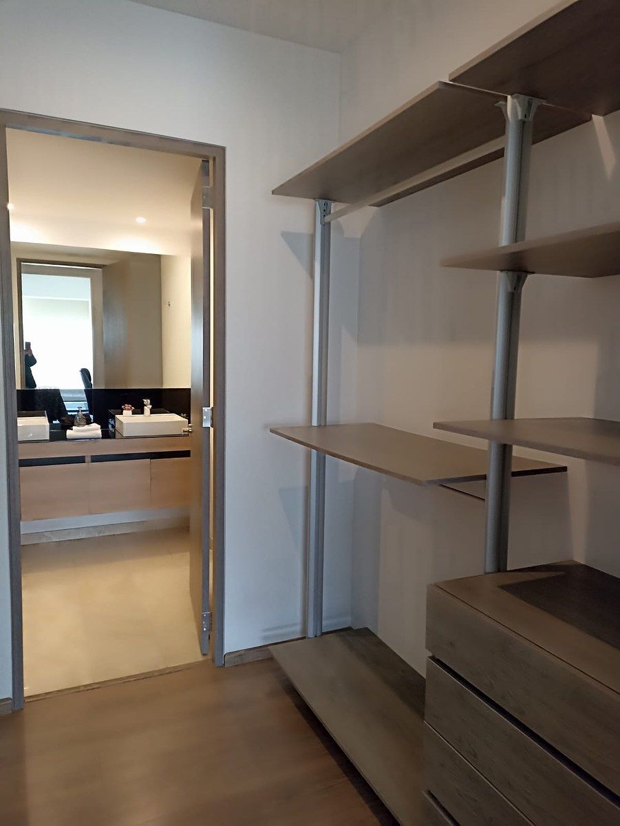 8 de 18: Vestidor recamara principal