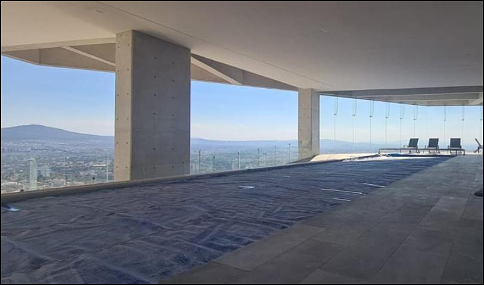 16 de 18: Alberca techada