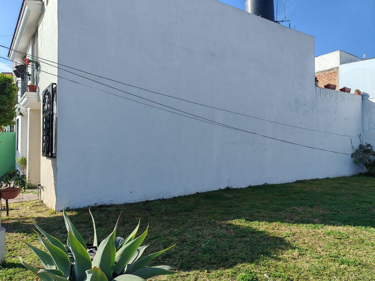 Terreno habitacional en venta a pie de calle en esquina, Tlaquepaque - foto 1