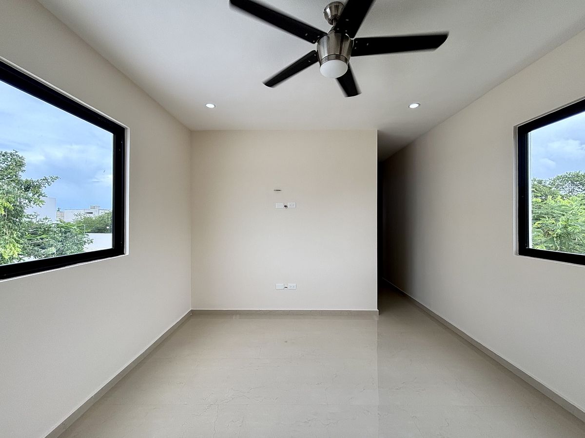 21 de 24: CASA MUESTRA