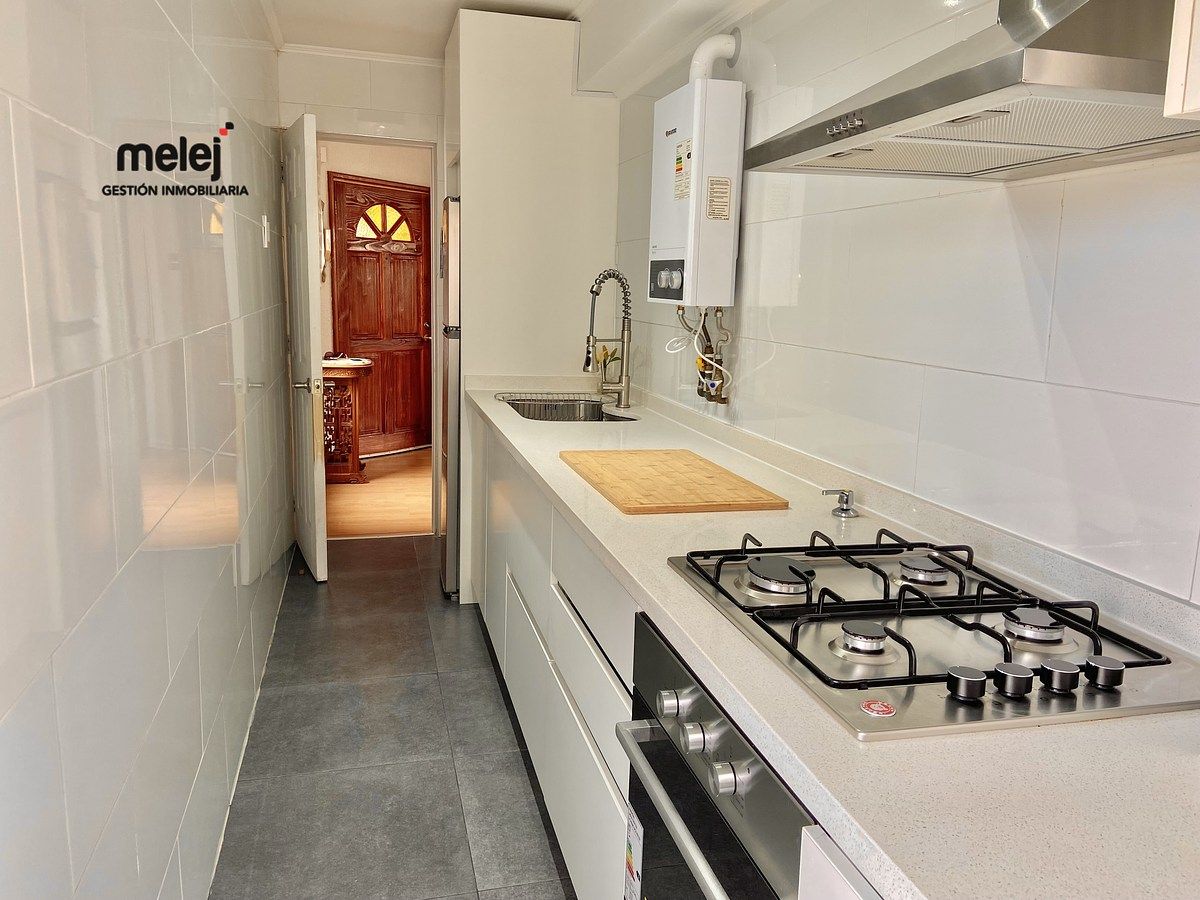 4 de 18: Cocina independiente recién remodelada