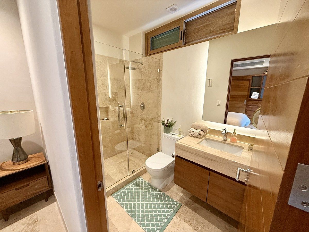 12 de 14: Baño de la tercera recámara