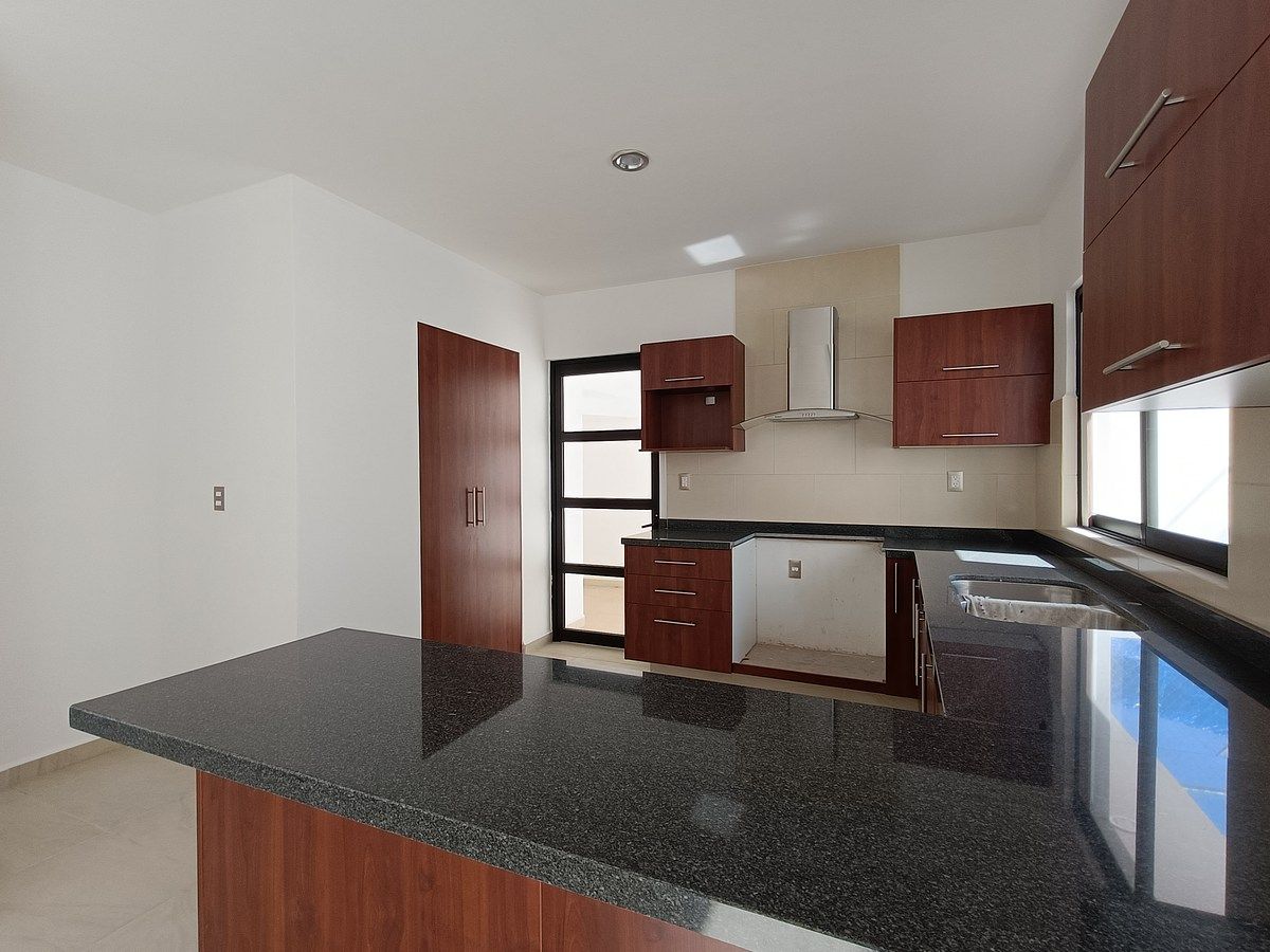 10 of 39: cocina, alacena