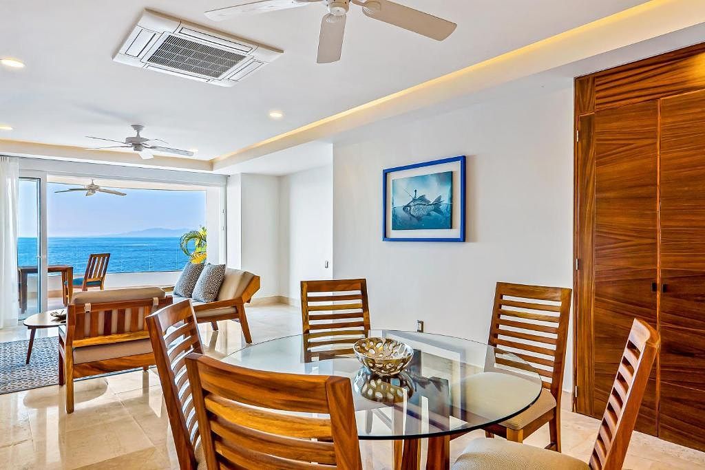 6 de 28: comedor, sala