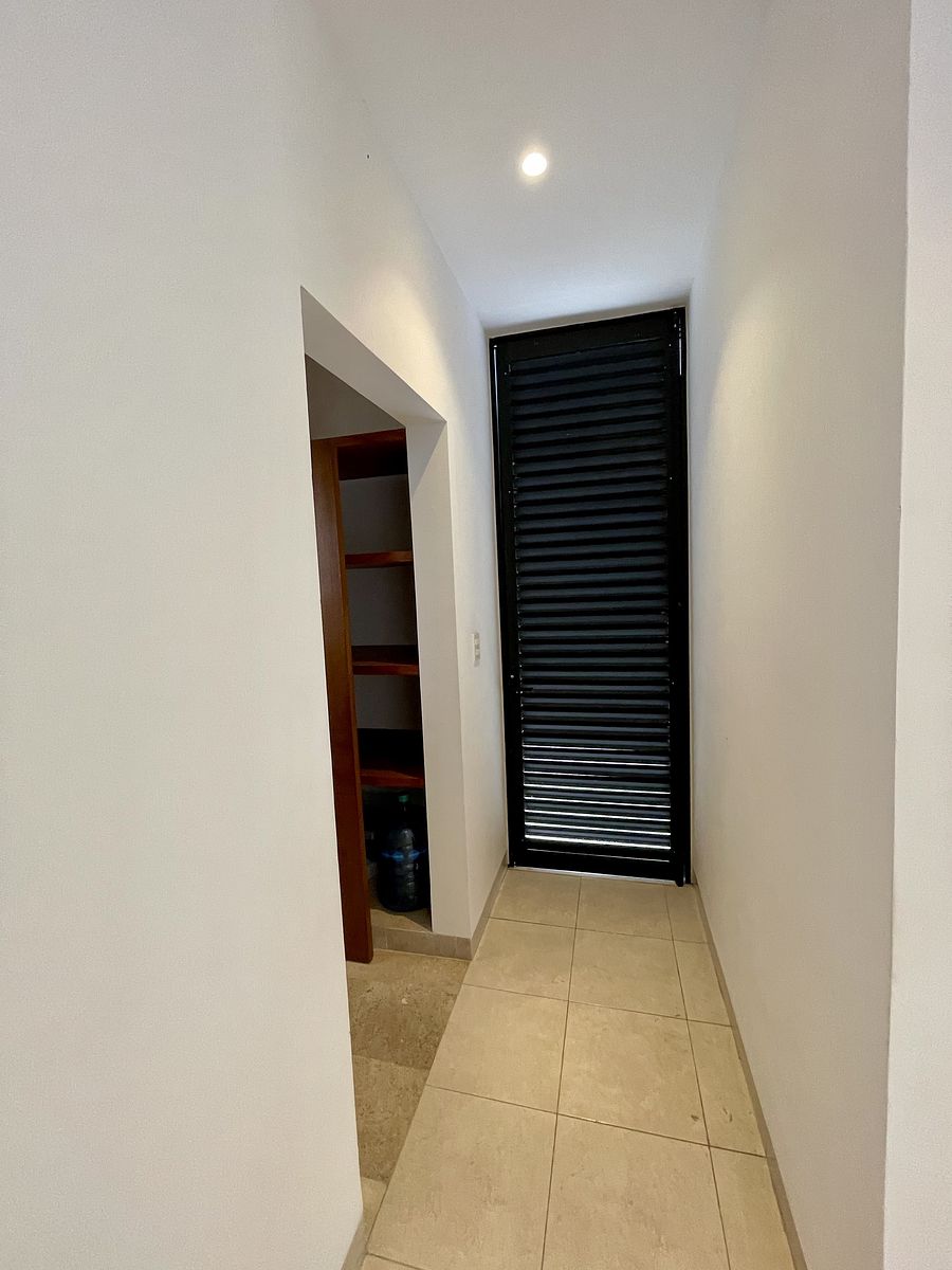 9 de 37: Area de servicio