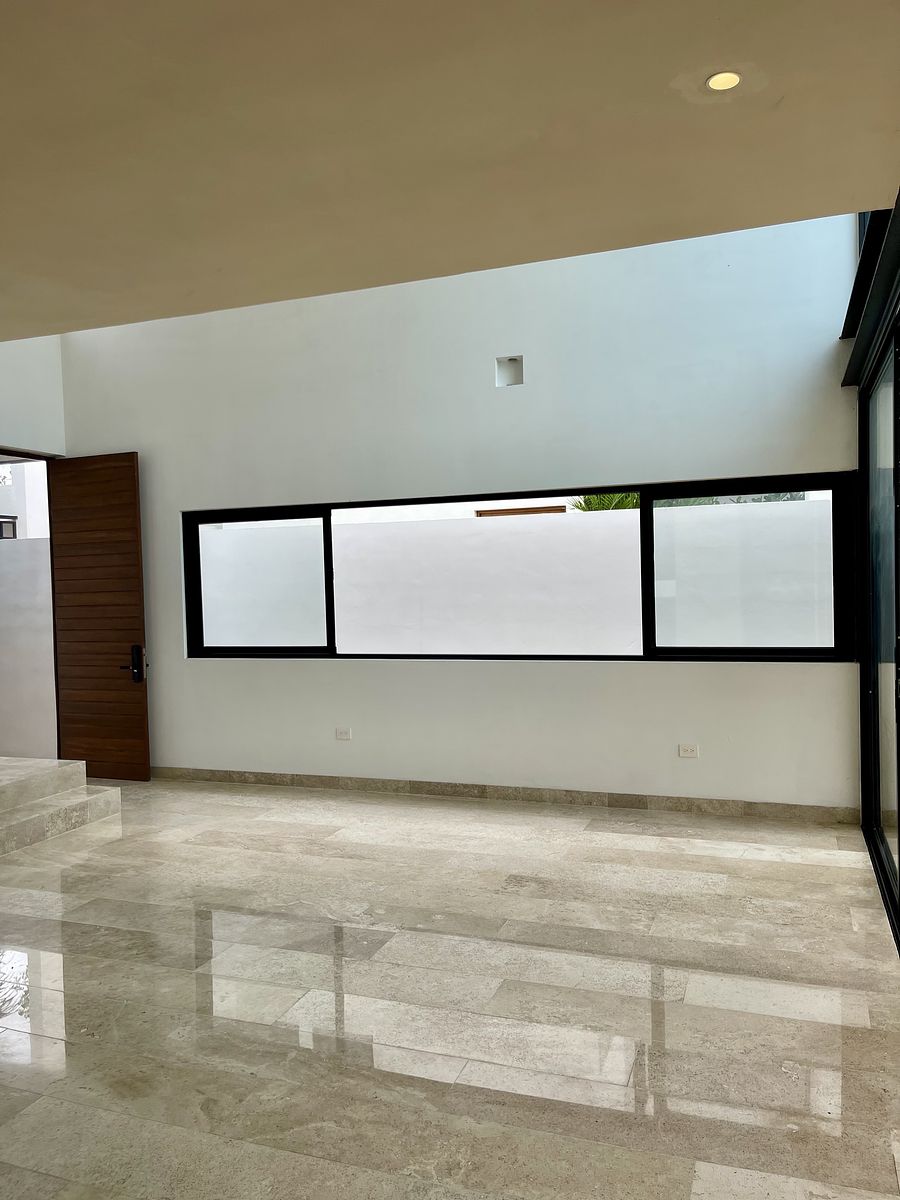 10 de 37: Area de servicio