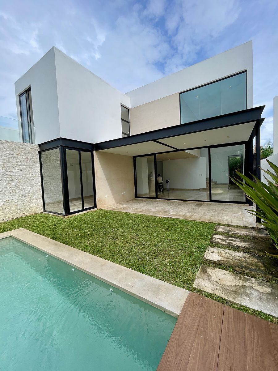 17 de 37: Vista a Terraza desde jardín