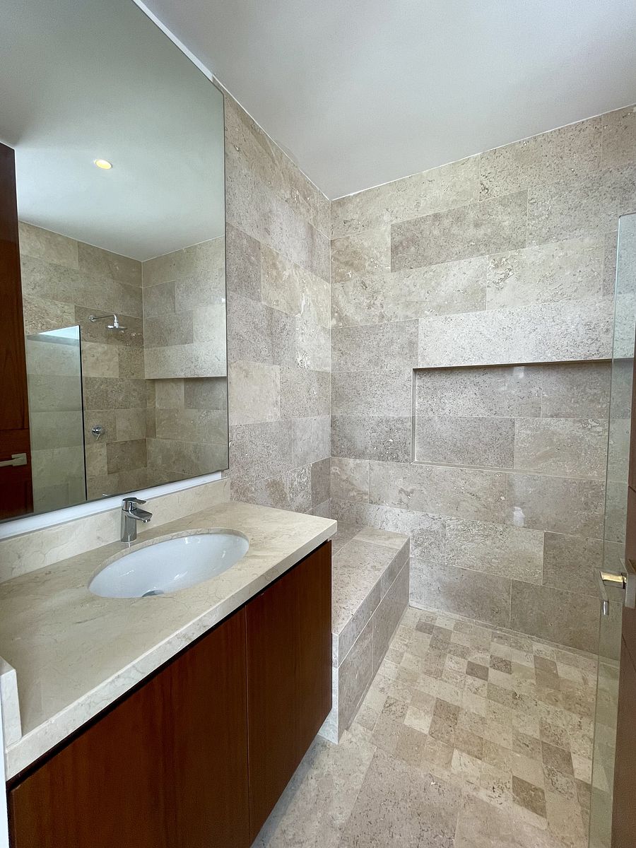 22 de 37: Baño completo recámara 2