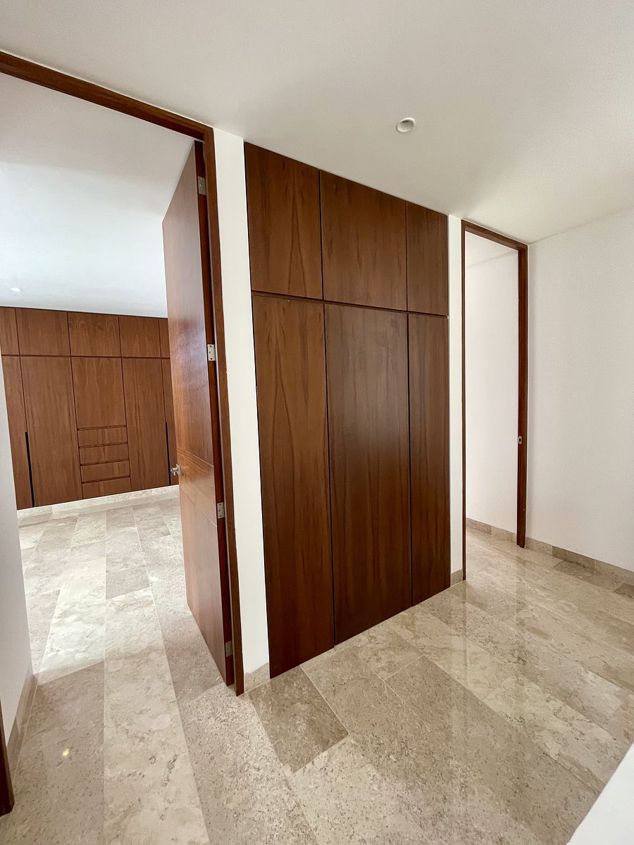 29 de 37: Area de blancos en planta alta