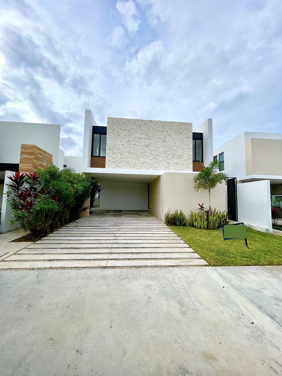 1 de 37: Fachada principal