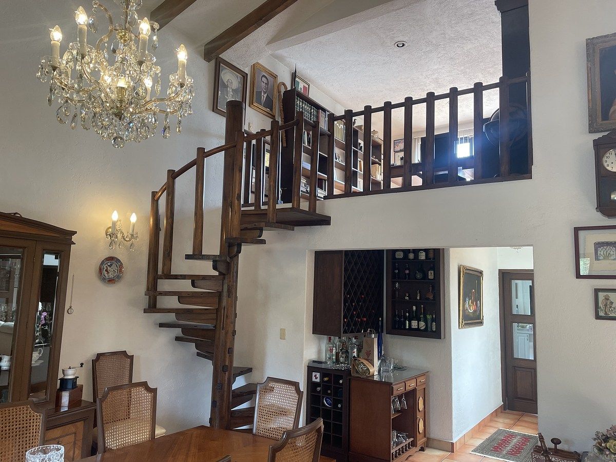 4 de 15: Estudio/tapanco