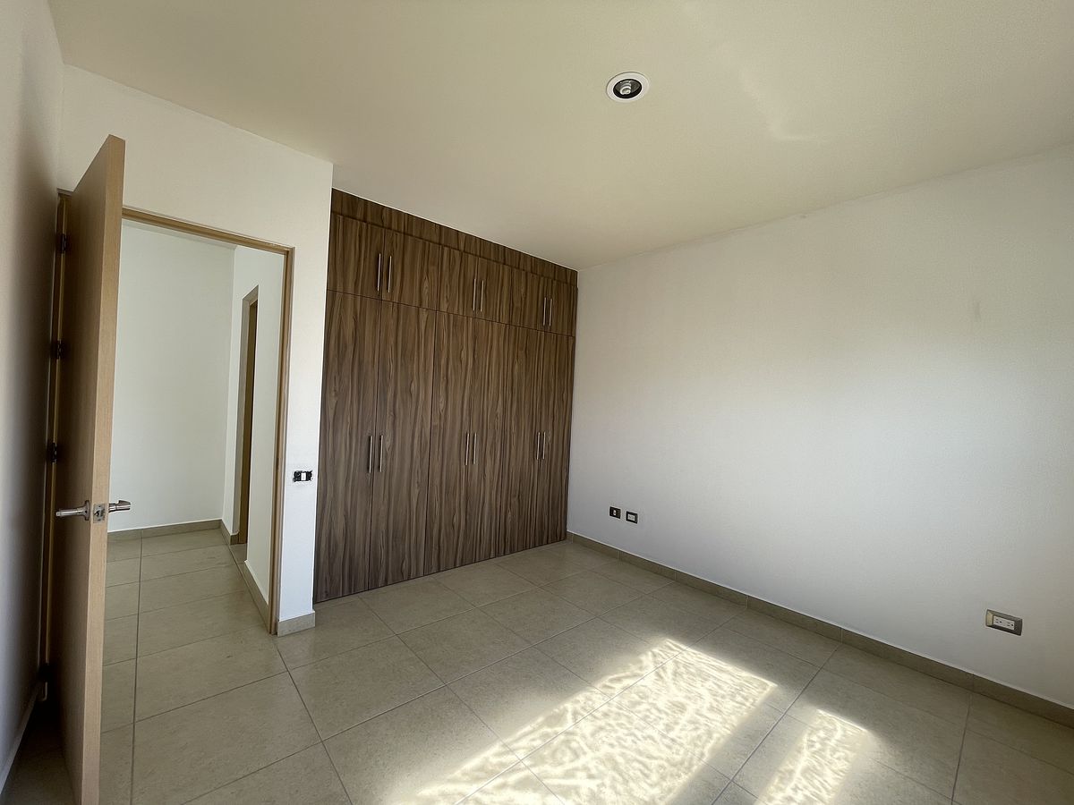 7 de 16: Habitación secundaria