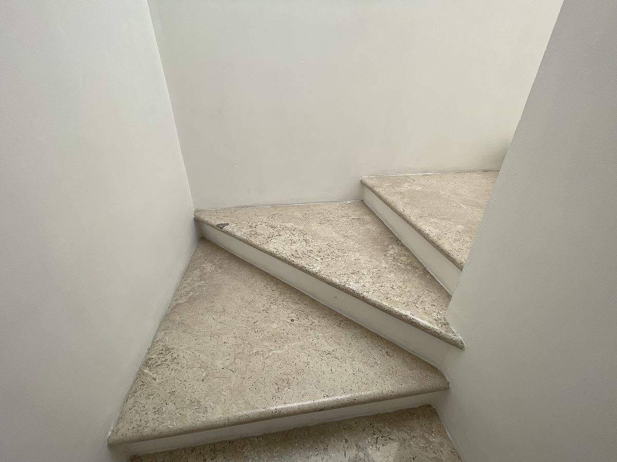 15 de 16: Forrado de escaleras