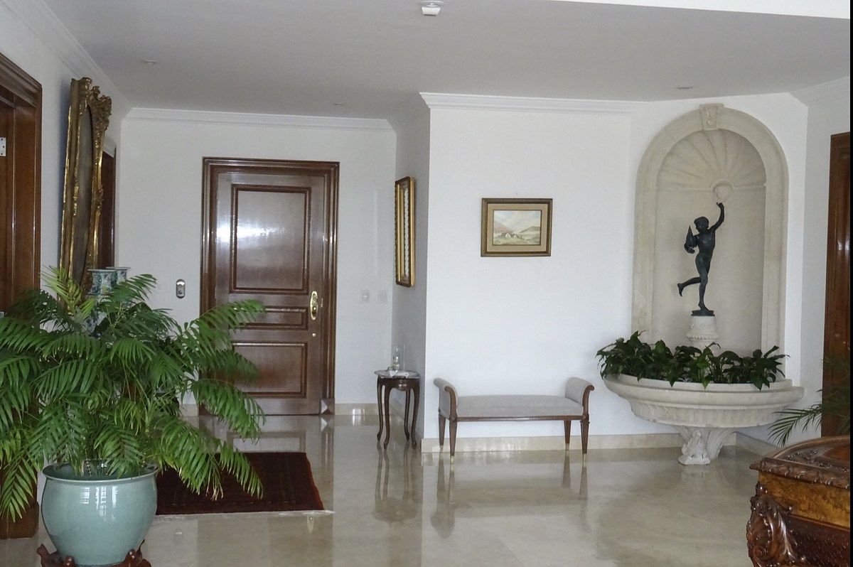 6 de 17: Vestíbulo/Elevadorvdirecto..