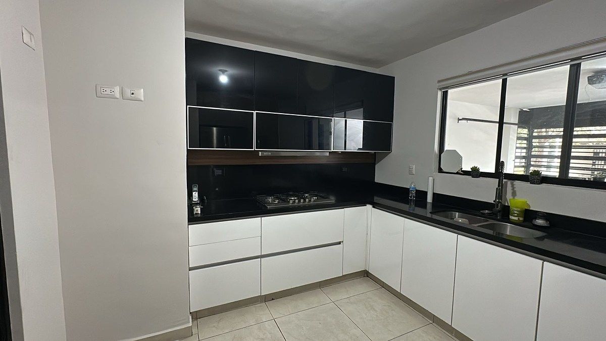 19 de 43: Cocina con Tarja.