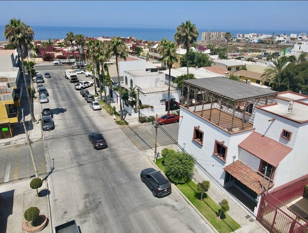 Casa en Venta en Esquina, Playas de Tijuana – Amplia, con Vista al Mar