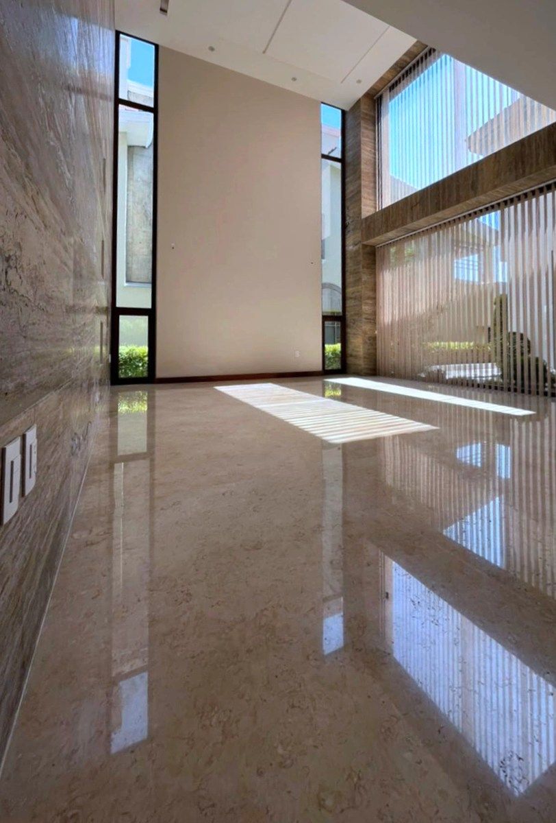 6 of 22: Comedor de doble altura