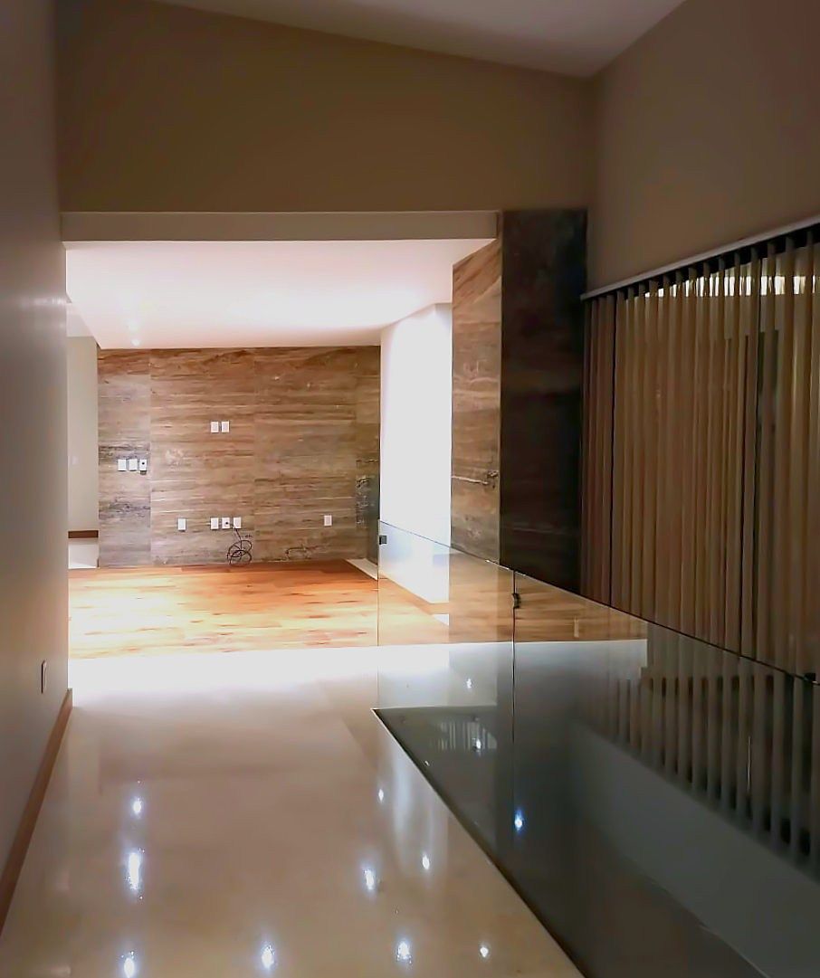 15 of 22: Vista de Family Room