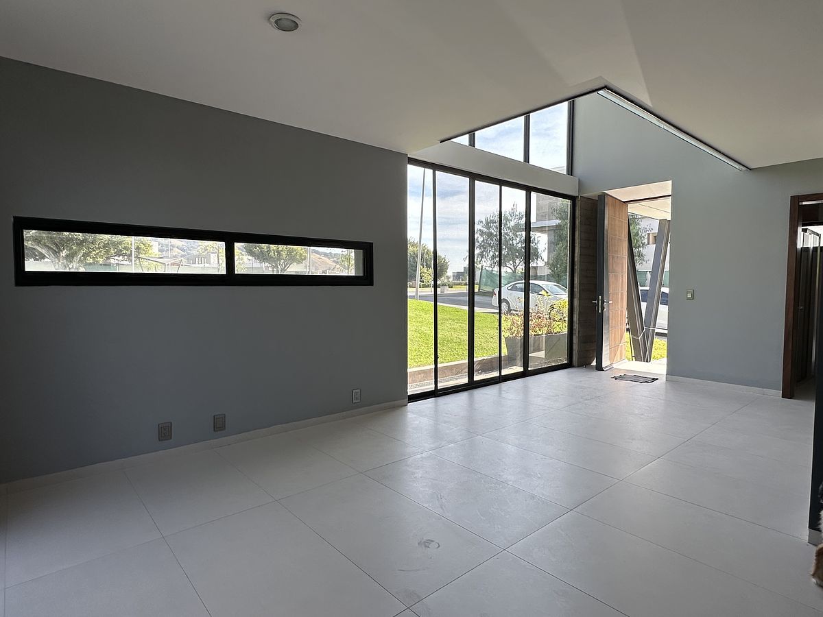 6 de 40: Comedor y sala