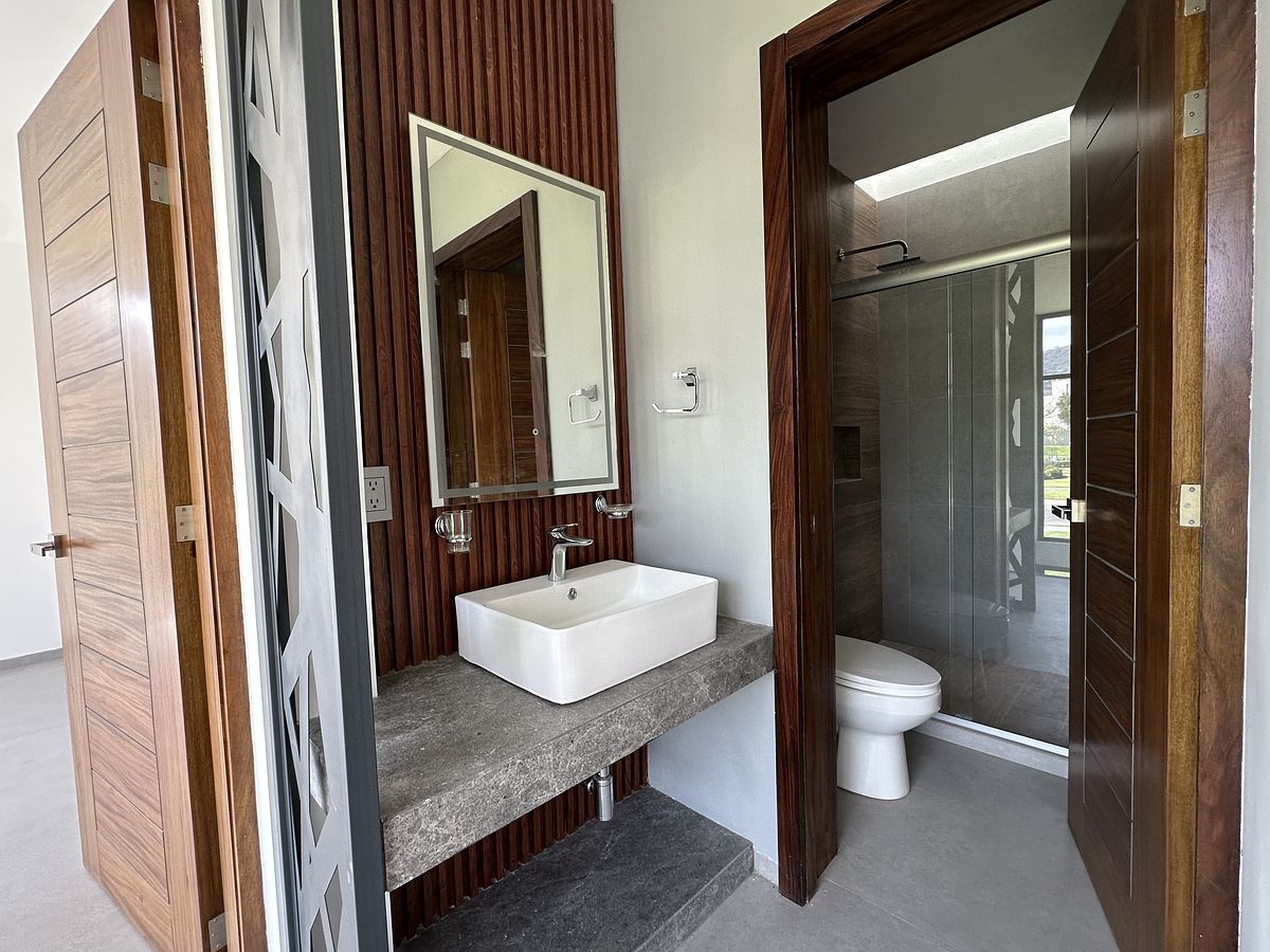 17 de 40: Baño completo