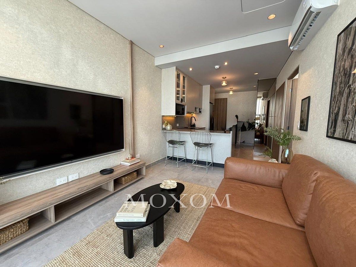 1 of 14: Departamento Muestra*