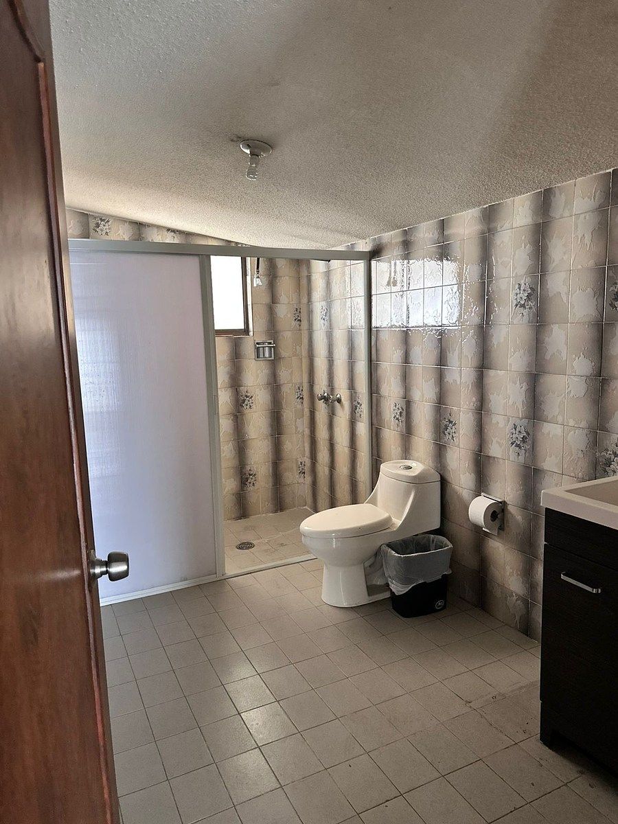 9 de 13: Baño cuarto principal