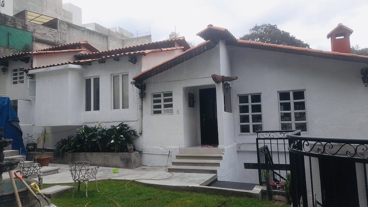 Great opportunity! House for sale on Toluca Avenue!, photo 1 of 19