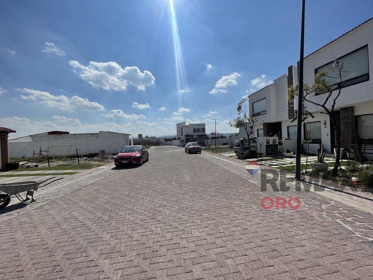 3 de 13: Calle lado izquierdo