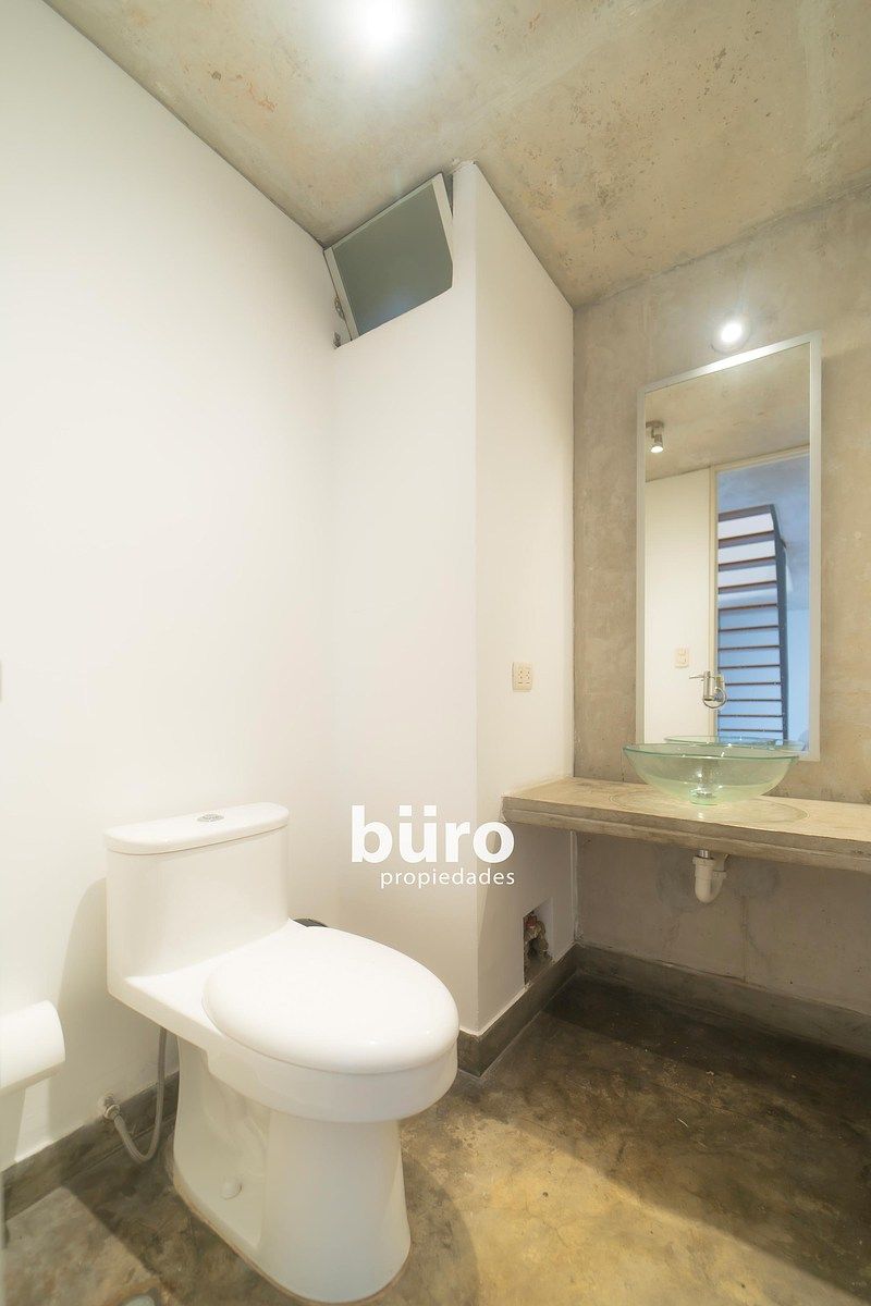 8 de 17: baño de visitas