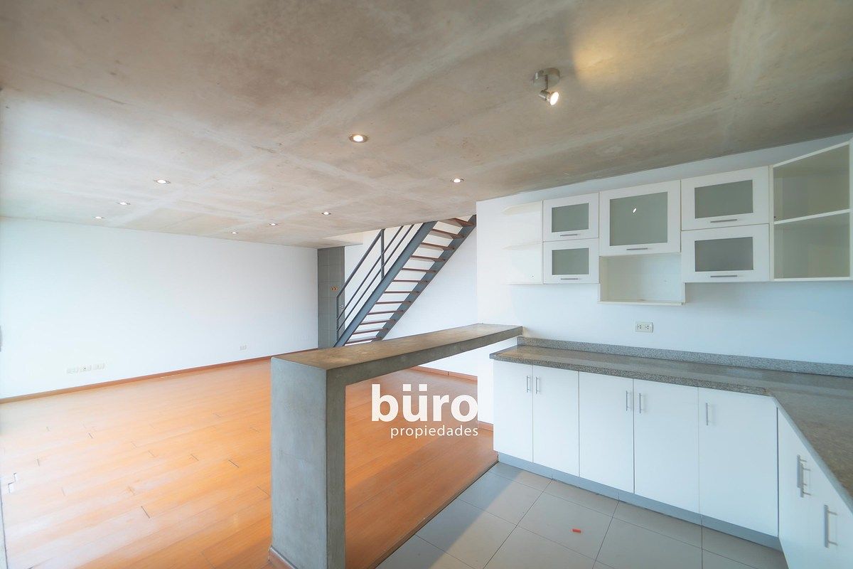 6 de 17: Cocina integrada con barra