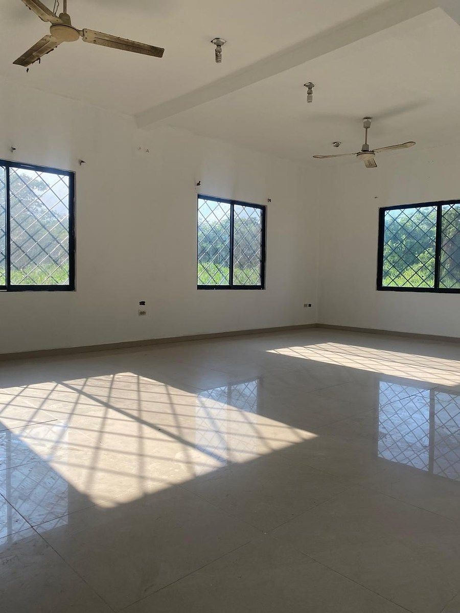 2 de 13: Sala - Comedor