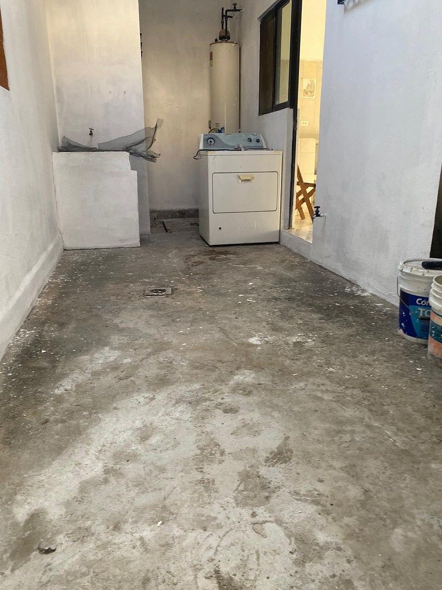 10 de 13: Patio de Servicio