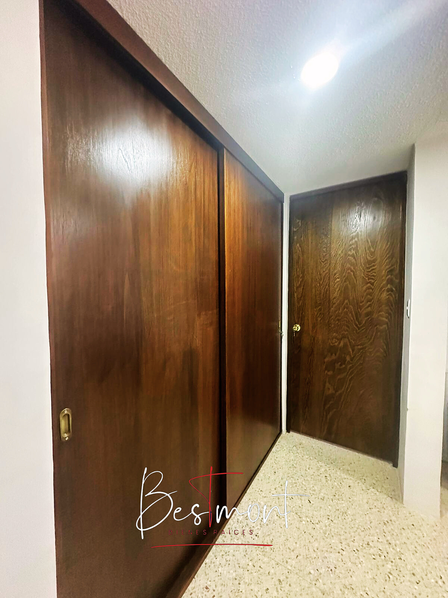 20 de 25: Clóset de blancos